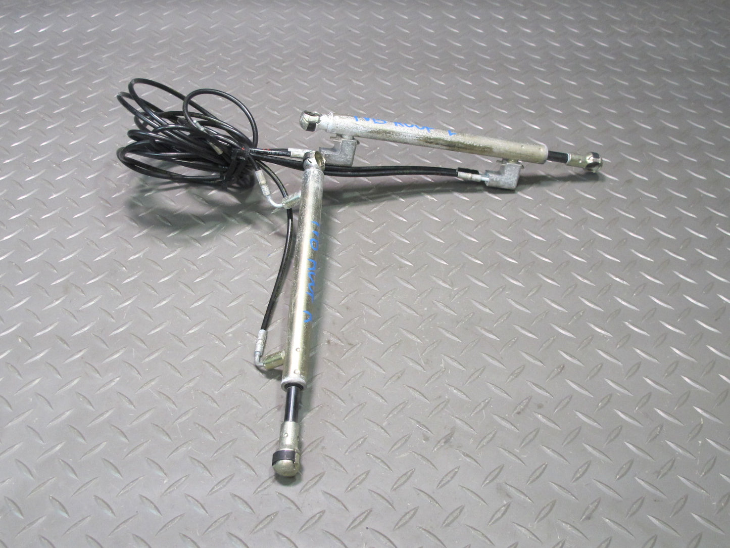 01-06 BMW E46 330ci Convert TOP Roof Hydraulic Shock Cylinder Hose Line Set OEM