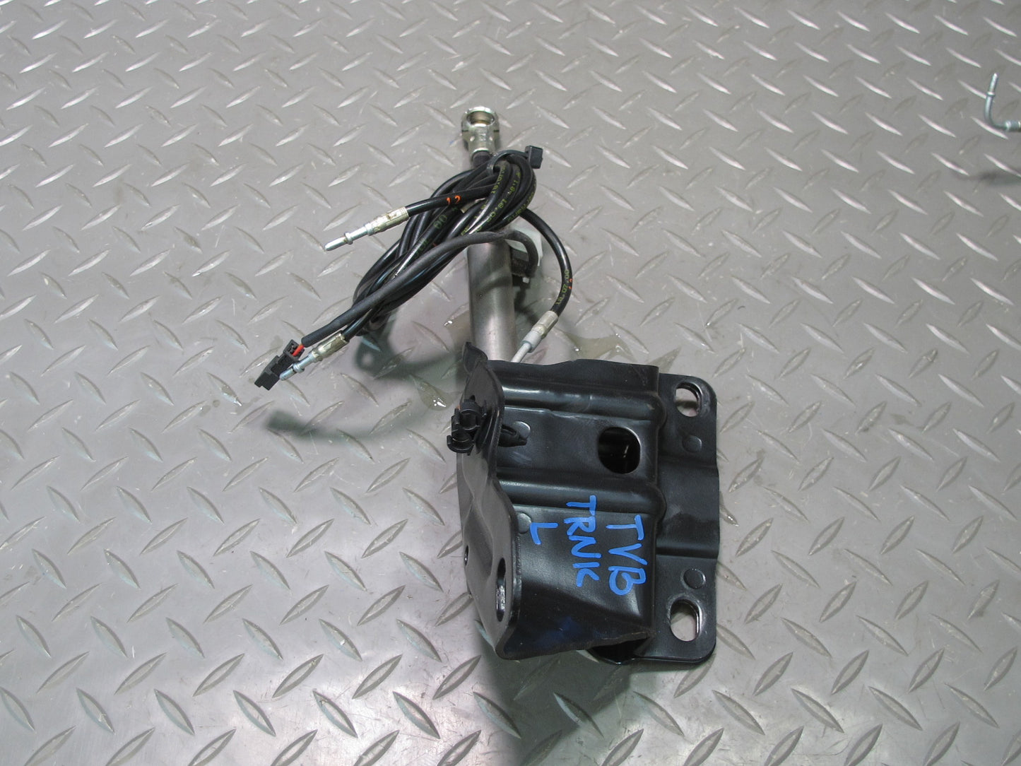 01-06 BMW E46 330Ci Conv Rear Left & Right TOP Hydraulic Cylinder w Pipe Set OEM