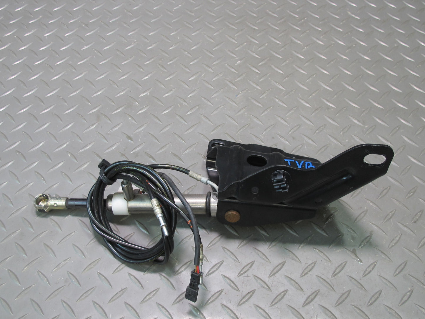 01-06 BMW E46 330Ci Conv Rear Left & Right TOP Hydraulic Cylinder w Pipe Set OEM