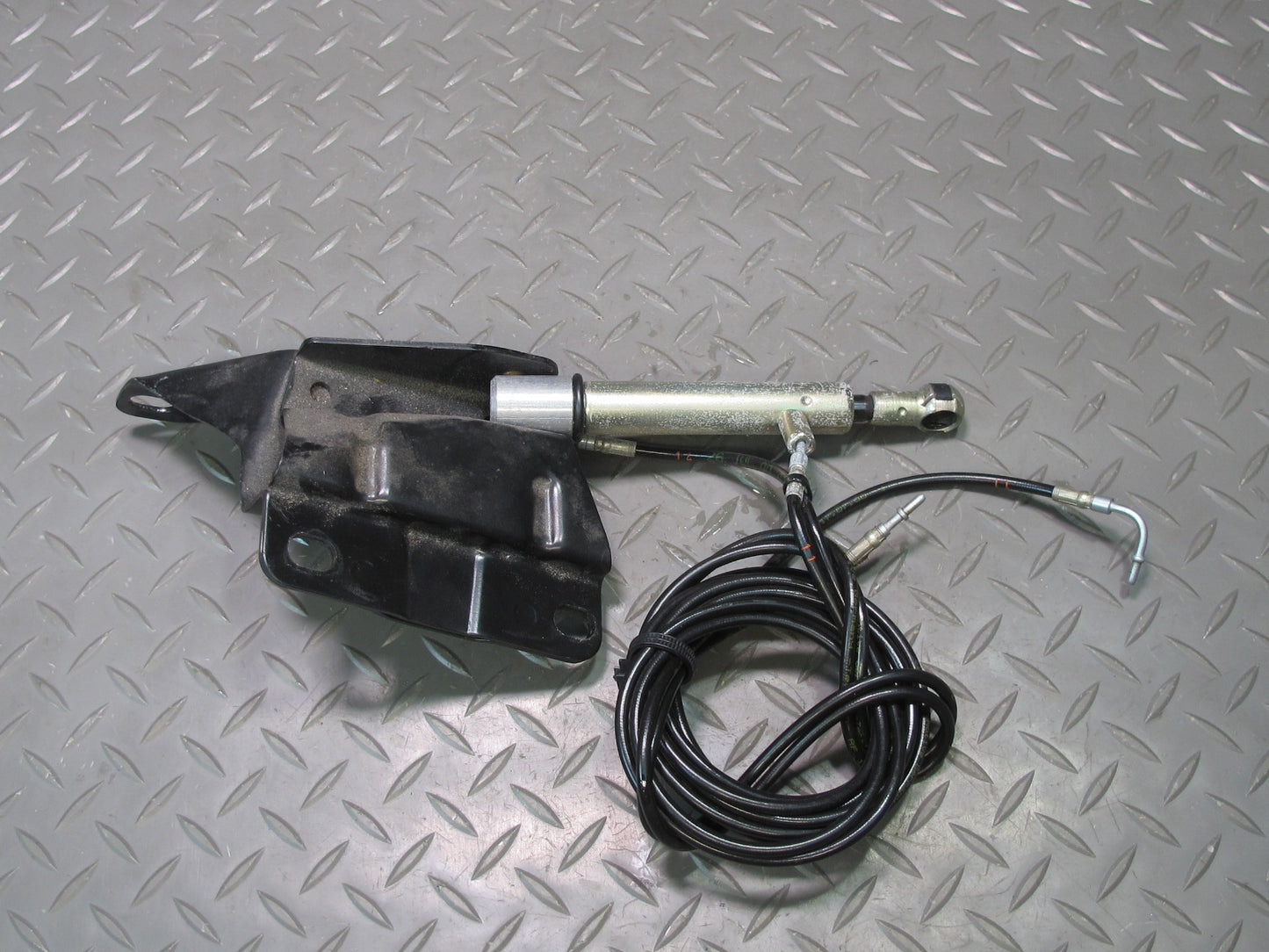 01-06 BMW E46 330Ci Conv Rear Left & Right TOP Hydraulic Cylinder w Pipe Set OEM