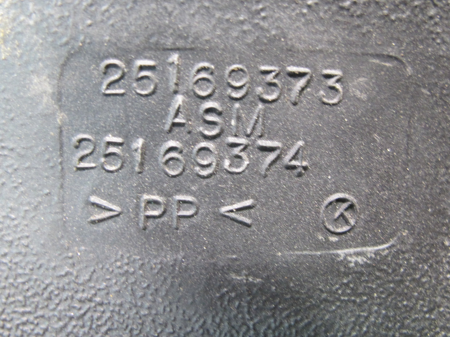 97-00 Chevrolet Corvette C5 Air Intake Duct Tube Bridge w Pipe Hose 88K OEM