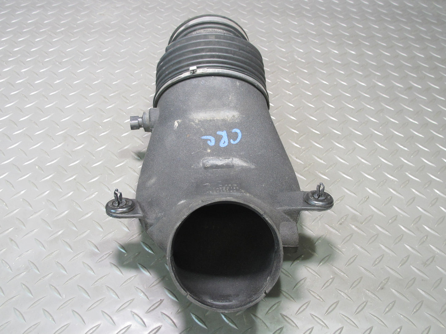 97-00 Chevrolet Corvette C5 Air Intake Duct Tube Bridge w Pipe Hose 88K OEM