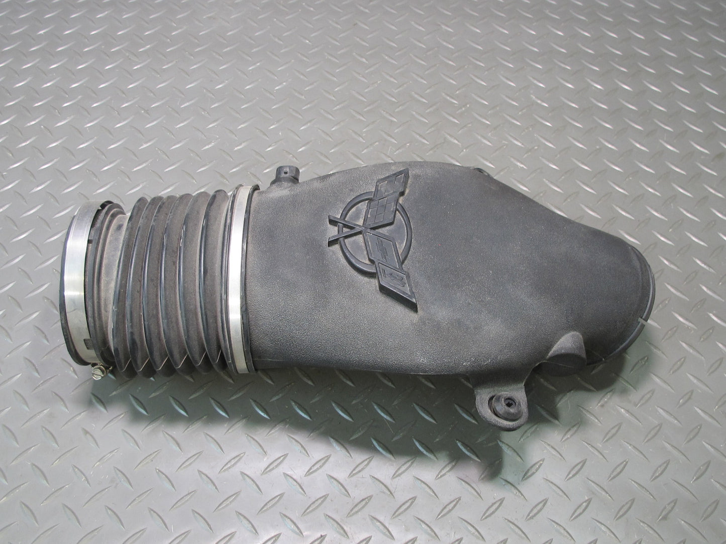 97-00 Chevrolet Corvette C5 Air Intake Duct Tube Bridge w Pipe Hose 88K OEM