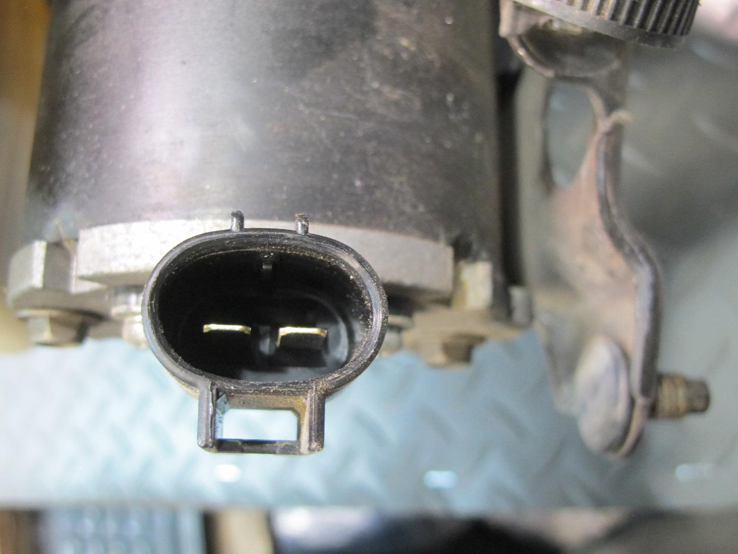 2003-2007 Lexus UZJ100L LX470 Air Ride Suspension Height Pump Motor w Reservoir