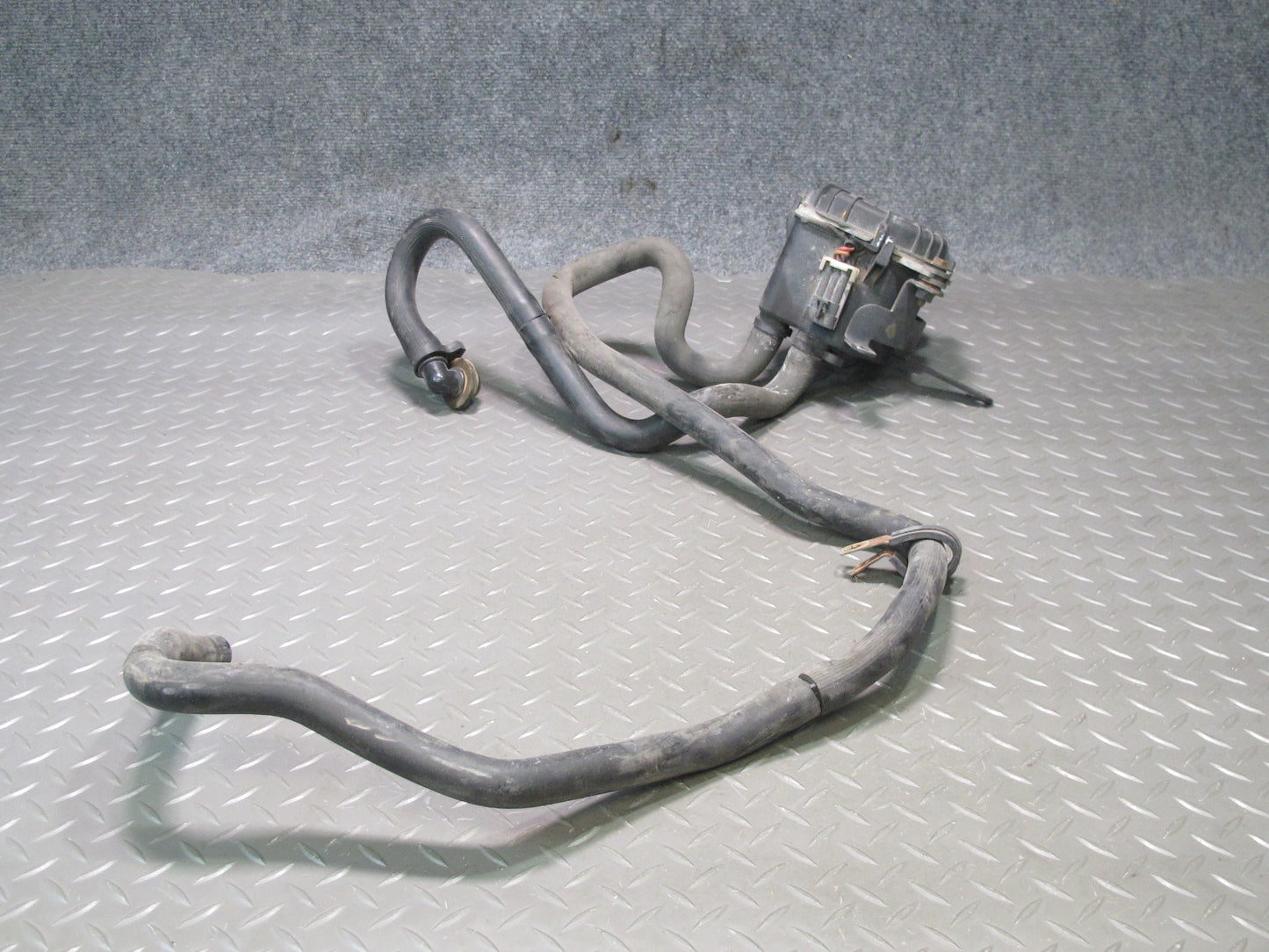 97-99 Chevrolet Corvette C5 Secondary Air Injection Smog Pump w Pipes OEM