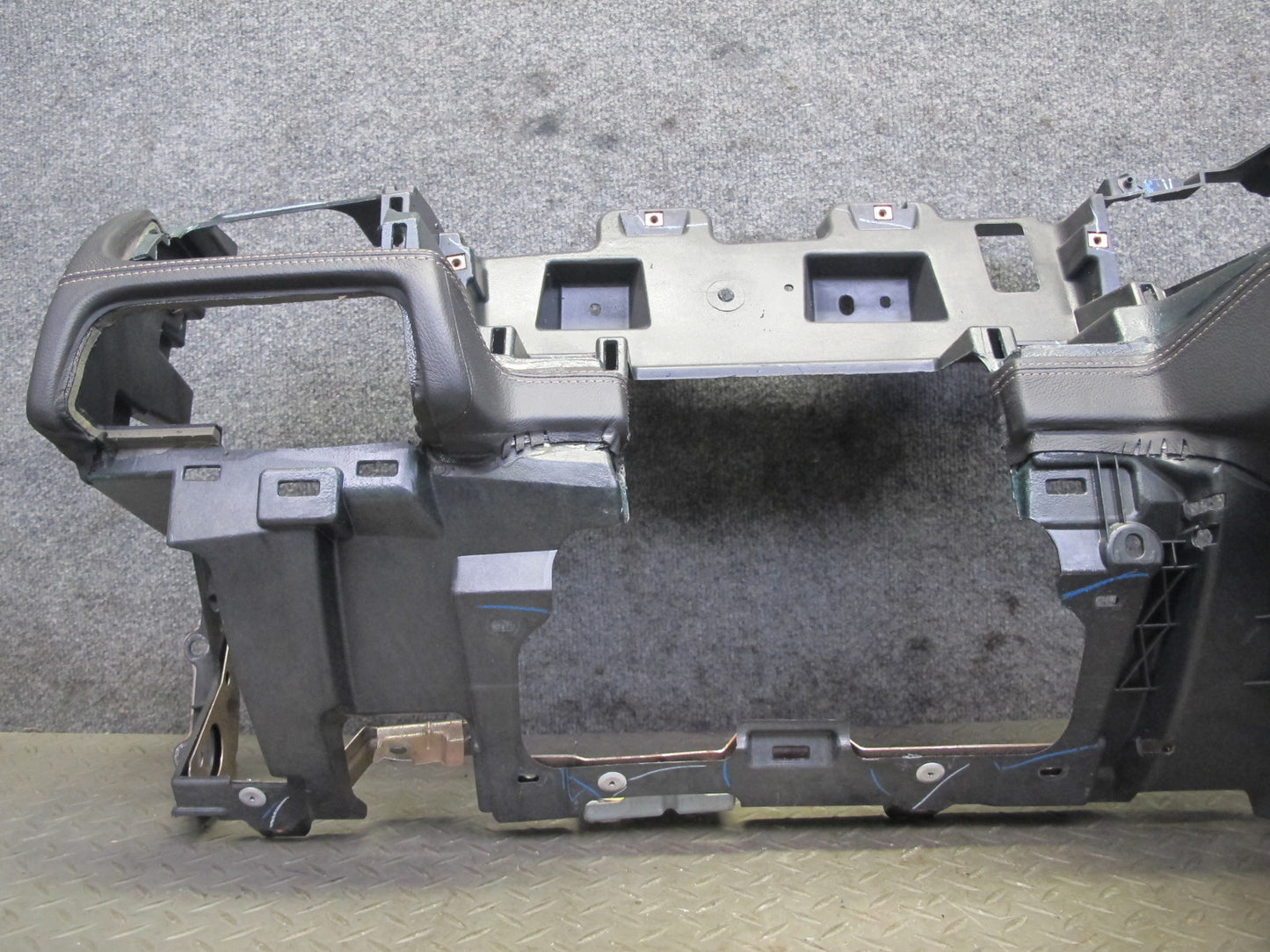 2012-2014 Cadillac Escalade Platinum Dash Instrument Panel Cover 22845823