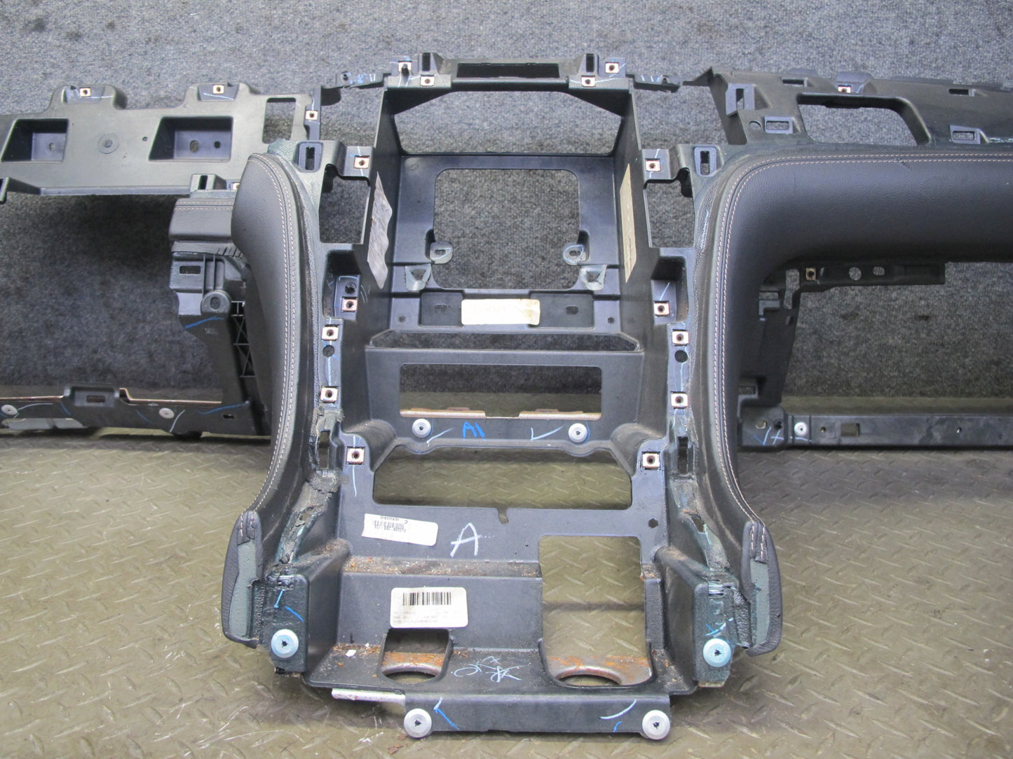 2012-2014 Cadillac Escalade Platinum Dash Instrument Panel Cover 22845823