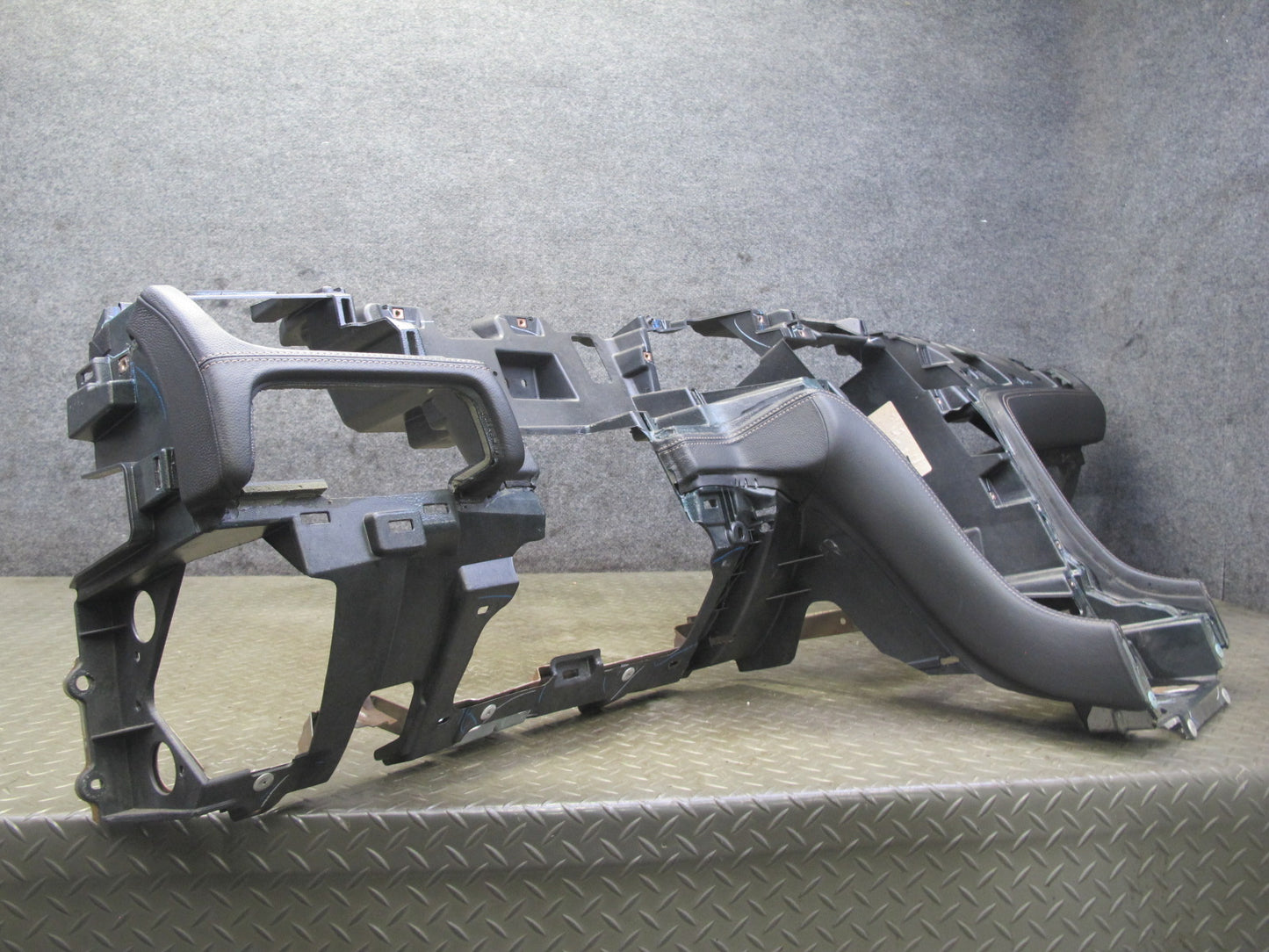 2012-2014 Cadillac Escalade Platinum Dash Instrument Panel Cover 22845823