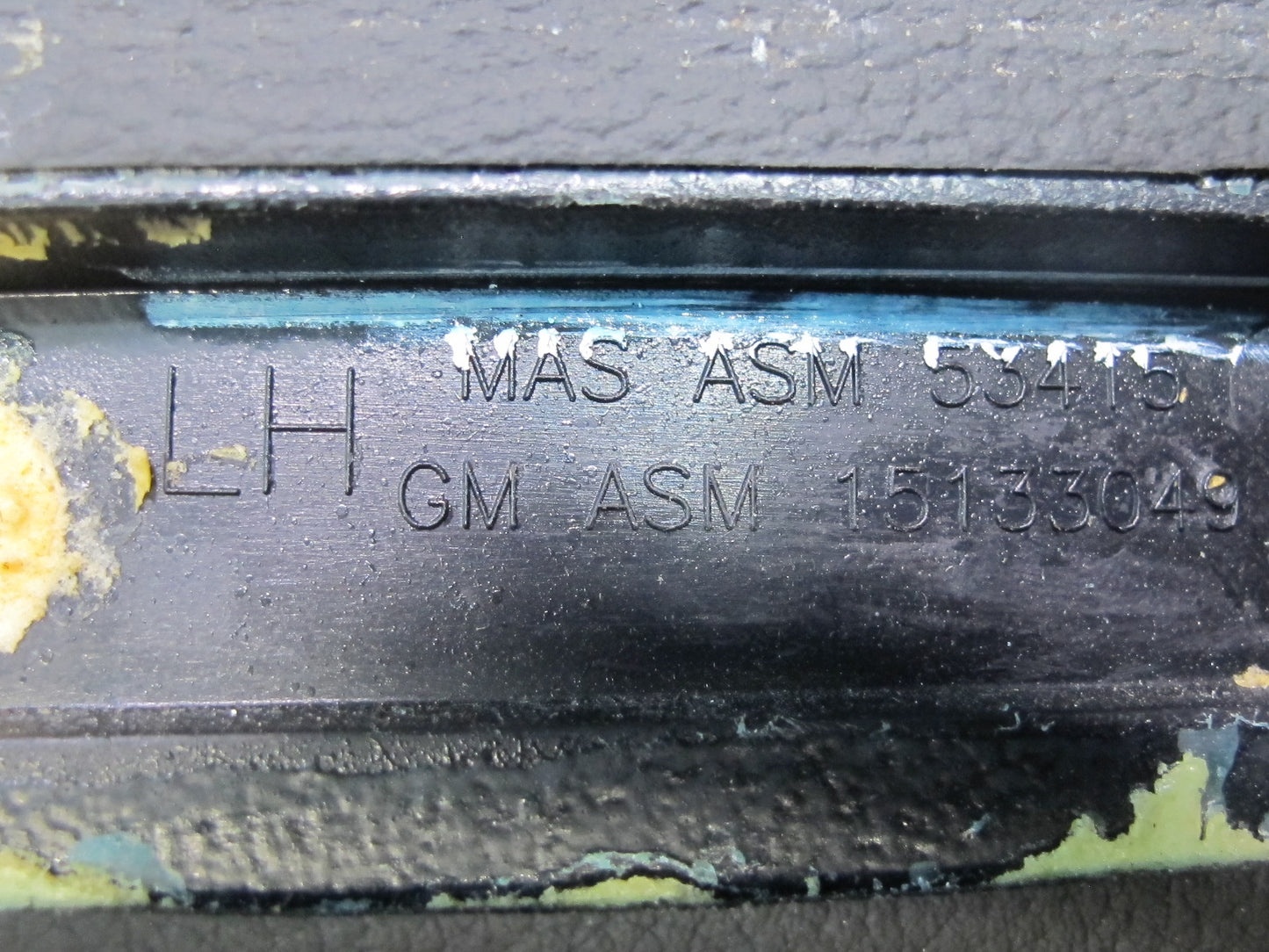 13-14 Cadillac Escalade Platinum Center Console Left Leather Trim Panel Black