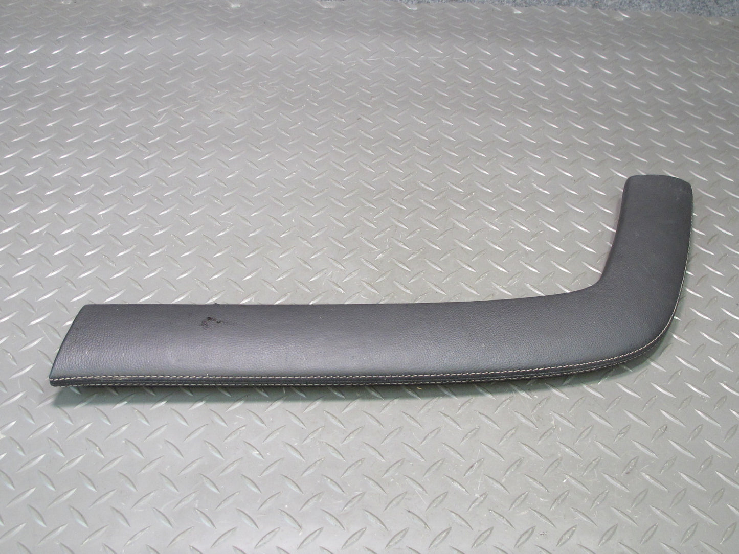 13-14 Cadillac Escalade Platinum Center Console Right Leather Trim Panel Black