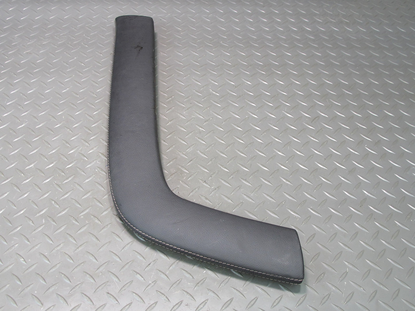 13-14 Cadillac Escalade Platinum Center Console Right Leather Trim Panel Black