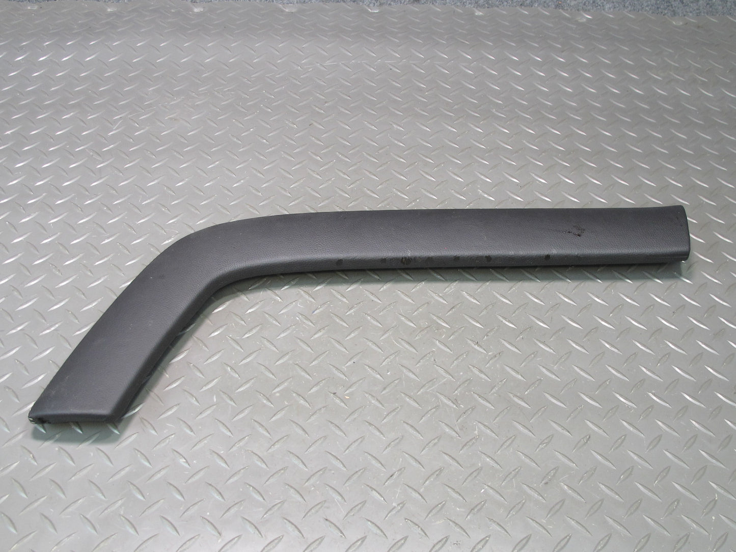 13-14 Cadillac Escalade Platinum Center Console Right Leather Trim Panel Black