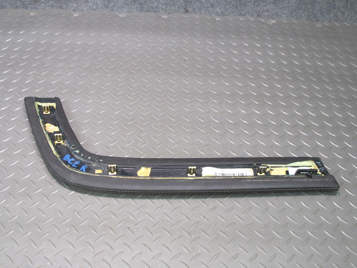 13-14 Cadillac Escalade Platinum Center Console Right Leather Trim Panel Black