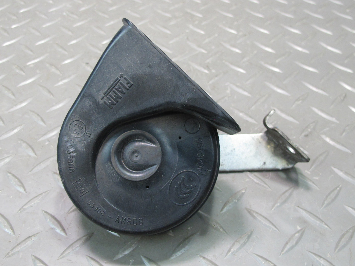 2007-2014 Cadillac Escalade High & Low Tone Note Pitch Horn Signal