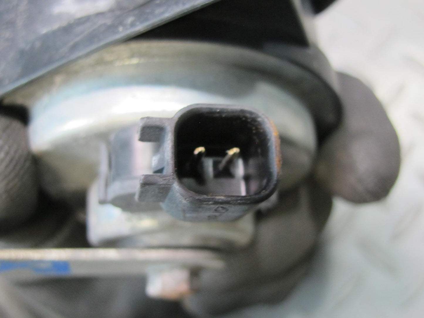 2007-2014 Cadillac Escalade High & Low Tone Note Pitch Horn Signal