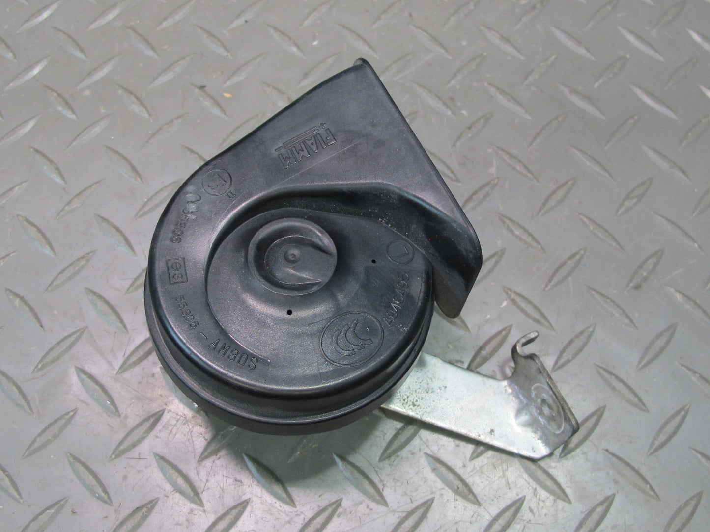 2007-2014 Cadillac Escalade High & Low Tone Note Pitch Horn Signal