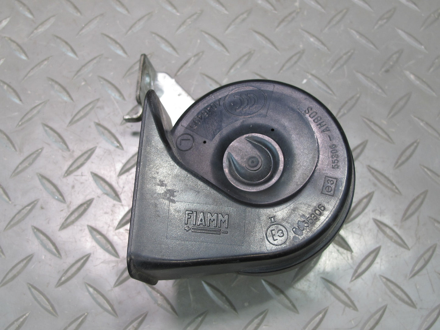 2007-2014 Cadillac Escalade High & Low Tone Note Pitch Horn Signal