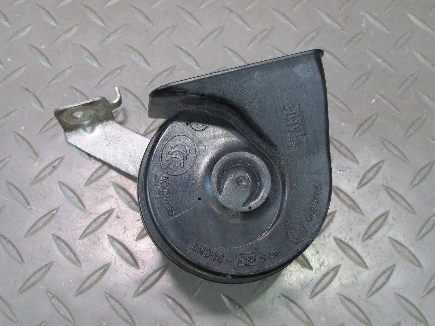 2007-2014 Cadillac Escalade High & Low Tone Note Pitch Horn Signal