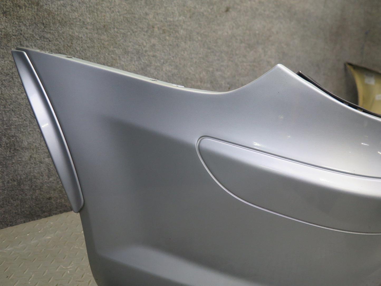 05-10 Mercedes R171 SLK55 AMG Rear Bumper Cover Silver w Foam Absorber 69K OEM