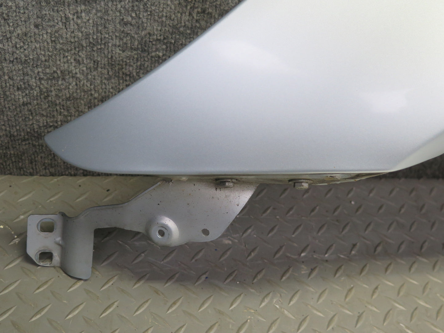 06-11 Mercedes R171 SLK55 AMG Front Left Fender Shell Panel Silver OEM