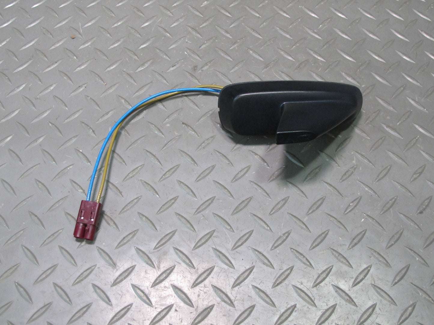 2011-2014 Cadillac Escalade Roof Shark FIN Antenna 20791465