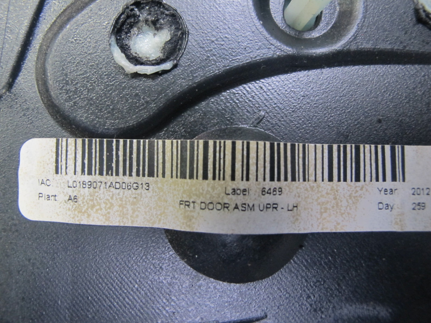 2010-2014 Cadillac Escalade Front Left & Right Door Interior Trim Panel Set of 2