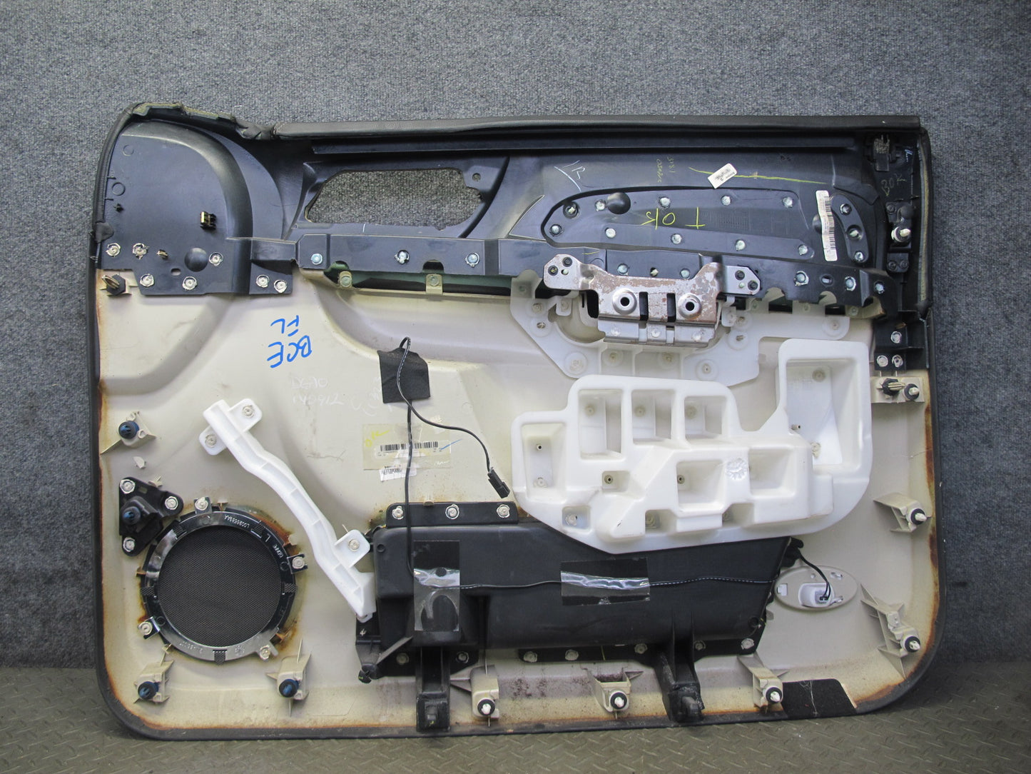 2010-2014 Cadillac Escalade Front Left & Right Door Interior Trim Panel Set of 2