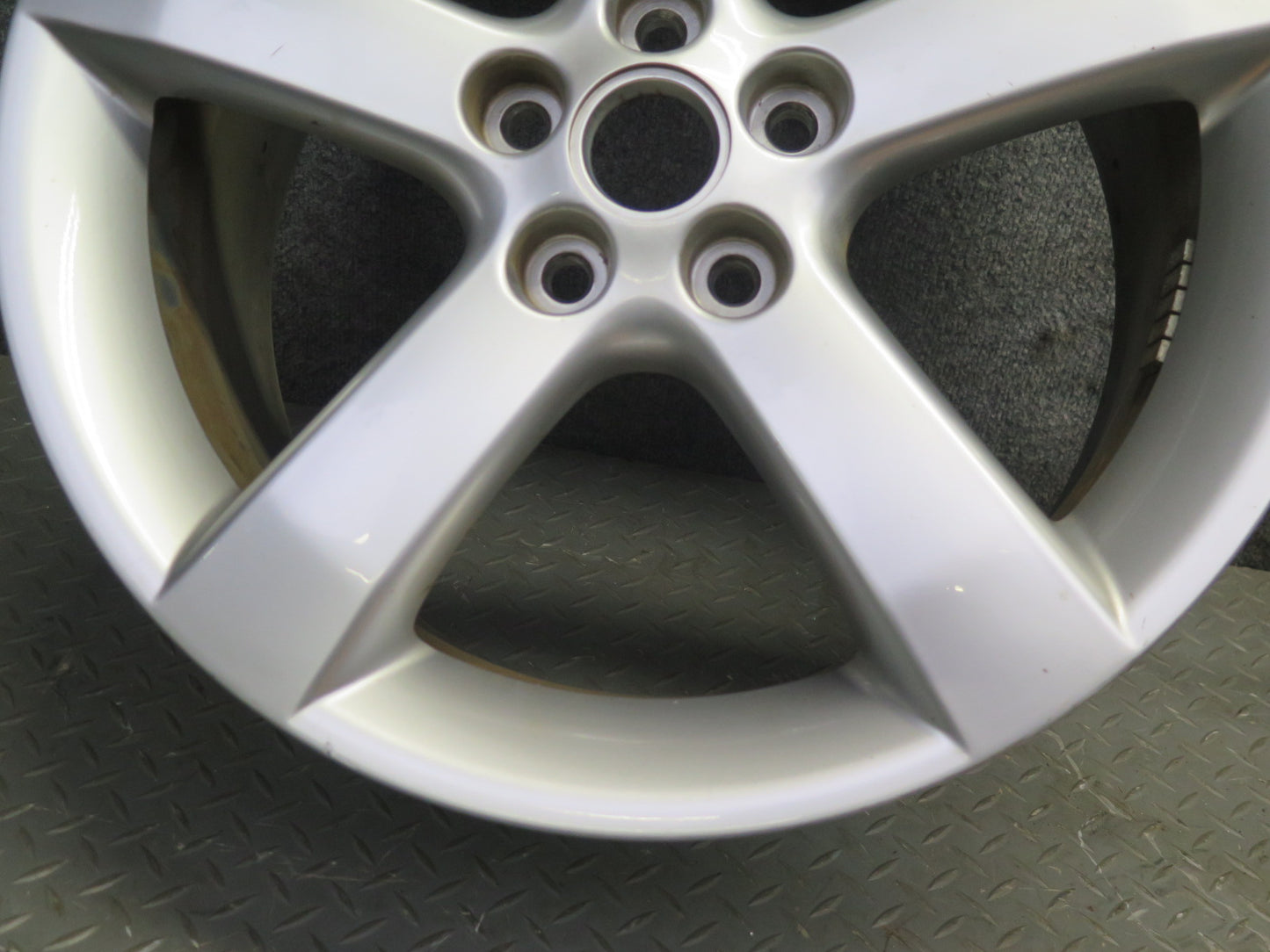 06-09 Pontiac Solstice Factory 18" R18 Alloy Wheel Rim 18x8J ET55 20K Miles OEM