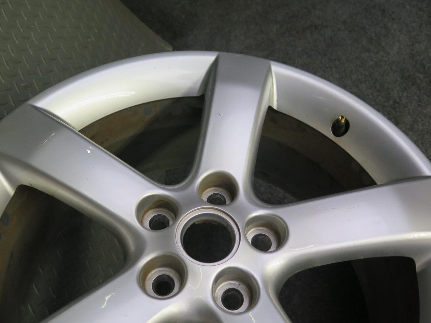 06-09 Pontiac Solstice Factory 18" R18 Alloy Wheel Rim 18x8J ET55 20K Miles OEM