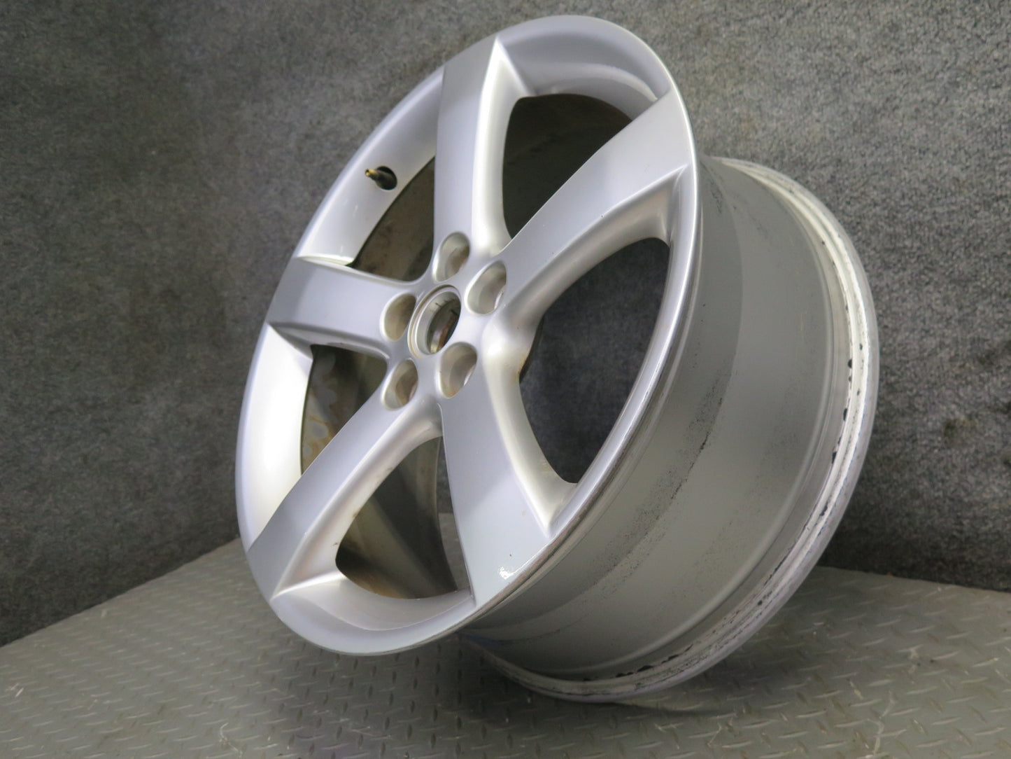 06-09 Pontiac Solstice Factory 18" R18 Alloy Wheel Rim 18x8J ET55 20K Miles OEM