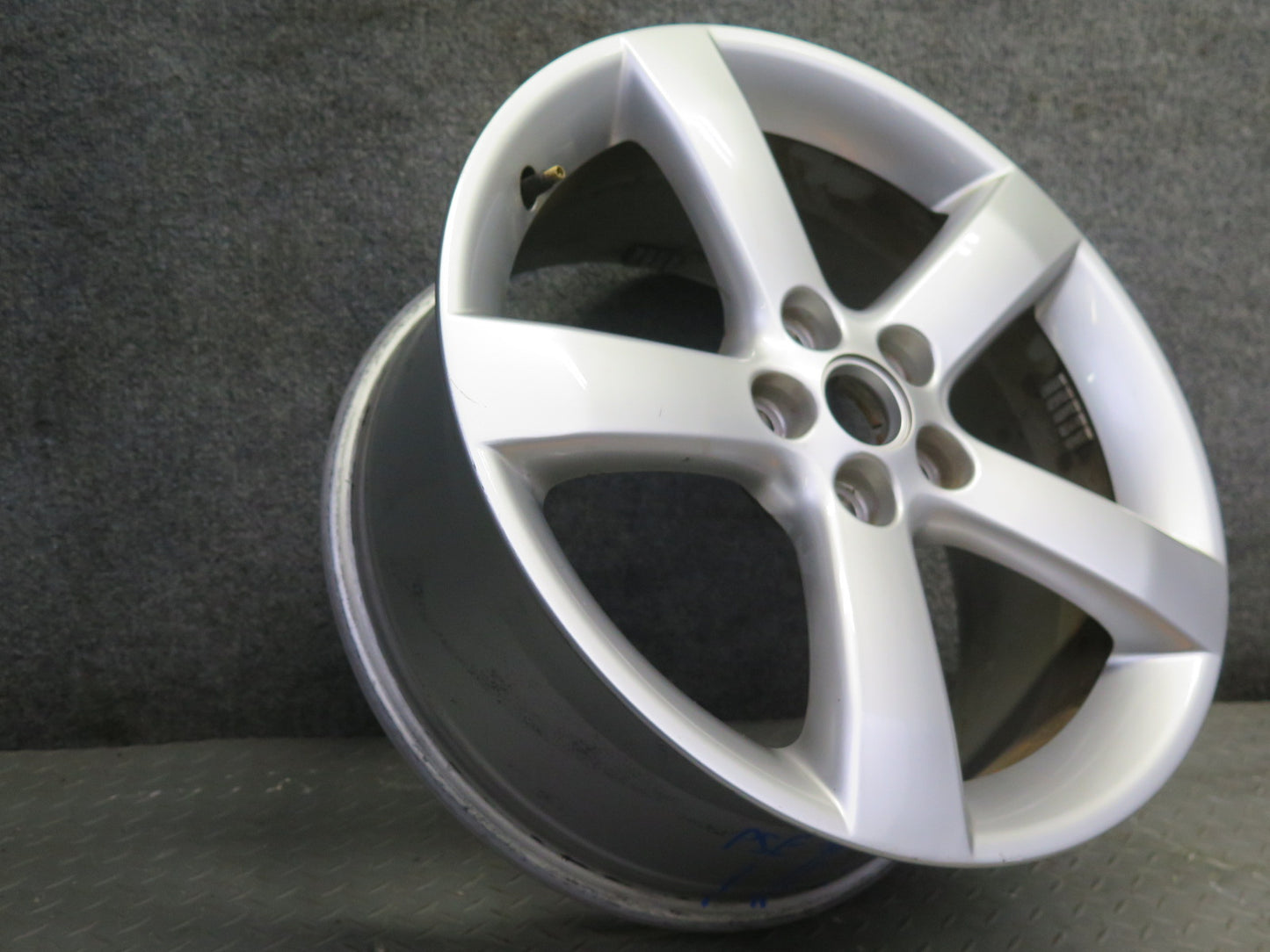 06-09 Pontiac Solstice Factory 18" R18 Alloy Wheel Rim 18x8J ET55 20K Miles OEM