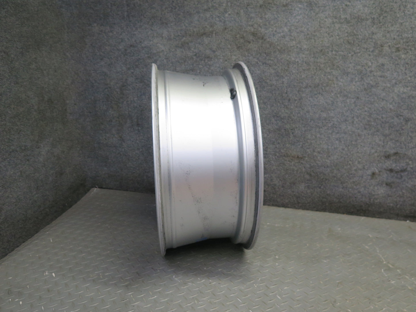 06-09 Pontiac Solstice Factory 18" R18 Alloy Wheel Rim 18x8J ET55 20K Miles OEM