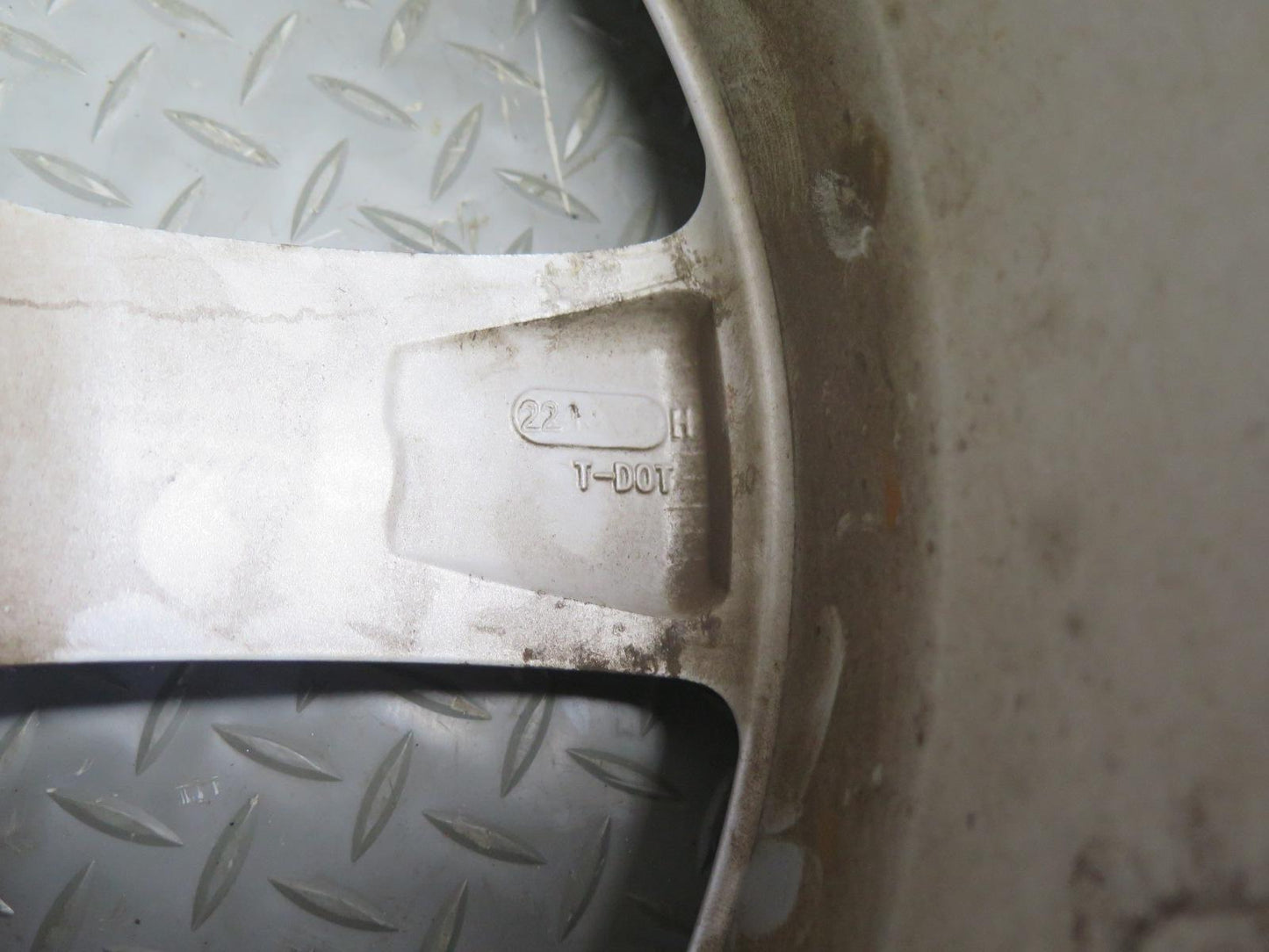 06-09 Pontiac Solstice Factory 18" R18 Alloy Wheel Rim 18x8J ET55 20K Miles OEM