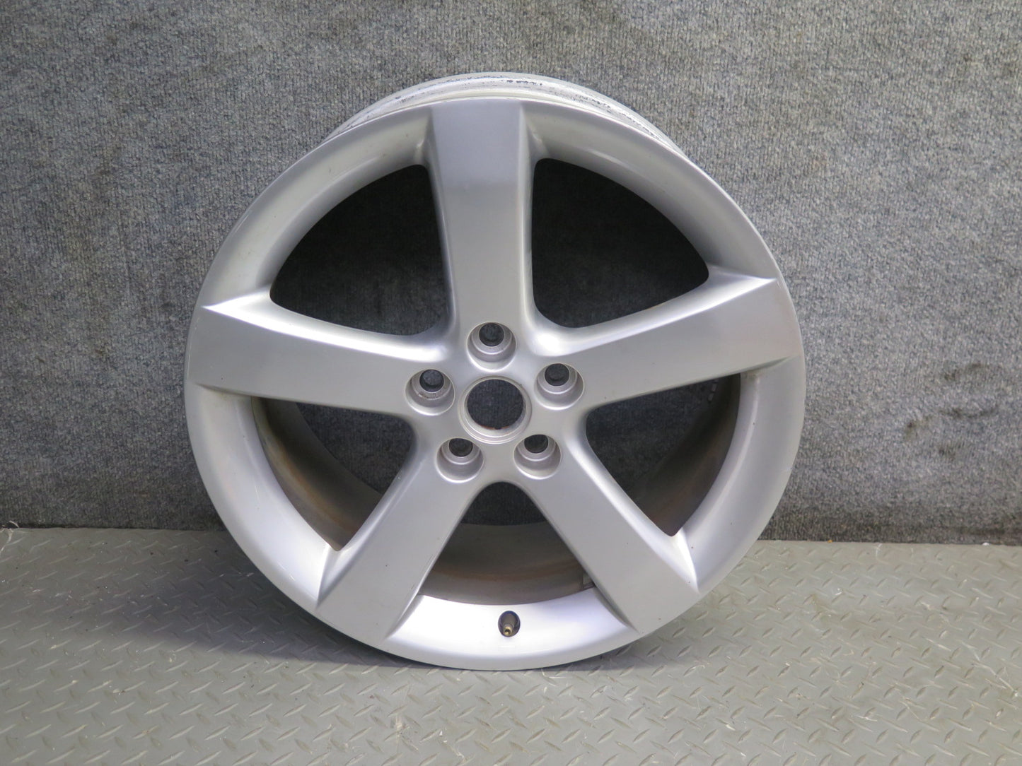 06-09 Pontiac Solstice Factory 18" R18 Alloy Wheel Rim 18x8J ET55 20K Miles OEM