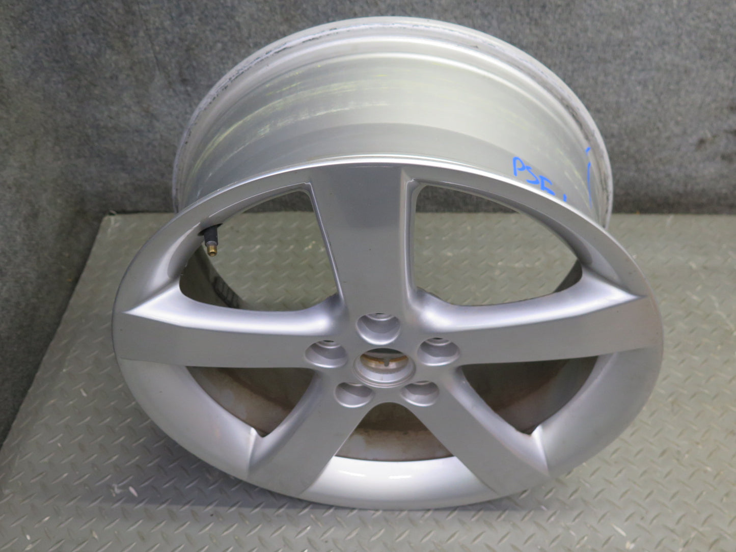 06-09 Pontiac Solstice Factory 18" R18 Alloy Wheel Rim 18x8J ET55 20K Miles OEM