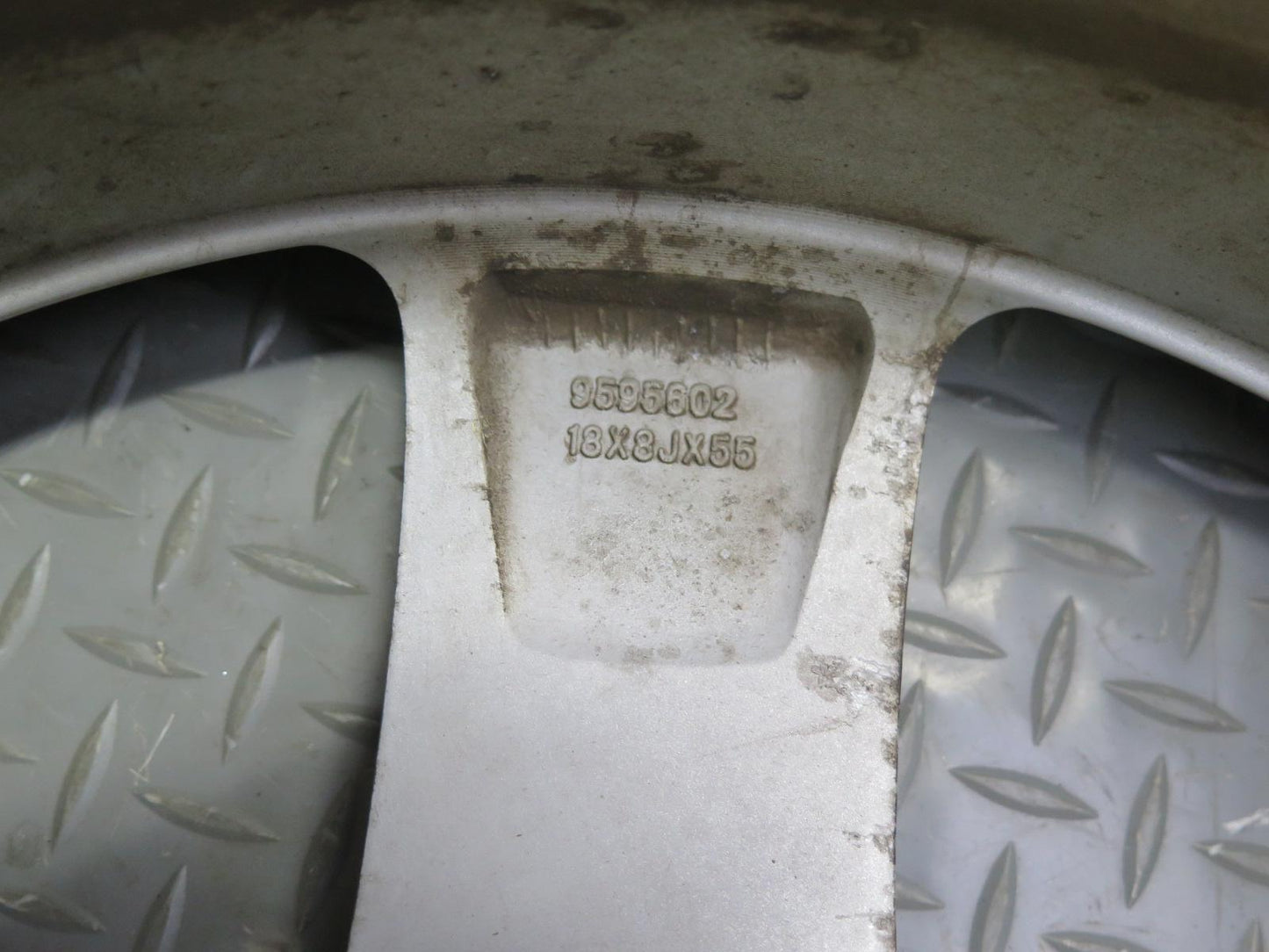 06-09 Pontiac Solstice Factory 18" R18 Alloy Wheel Rim 18x8J ET55 20K Miles OEM