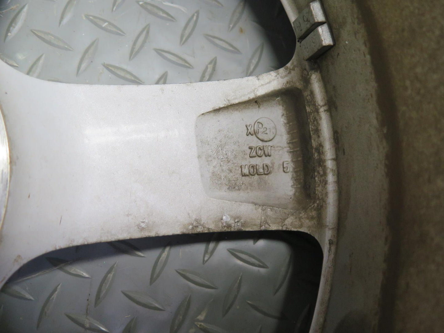 06-09 Pontiac Solstice Factory 18" R18 Alloy Wheel Rim 18x8J ET55 20K Miles OEM