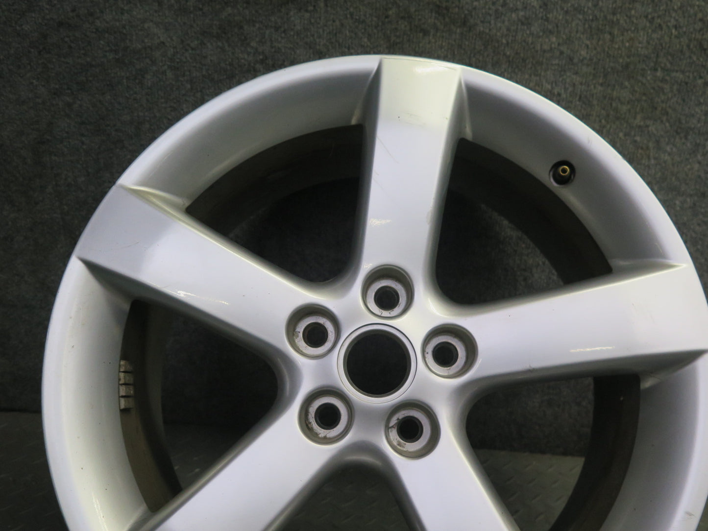 06-09 Pontiac Solstice Factory 18" R18 Alloy Wheel Rim 18x8J ET55 20K Miles OEM