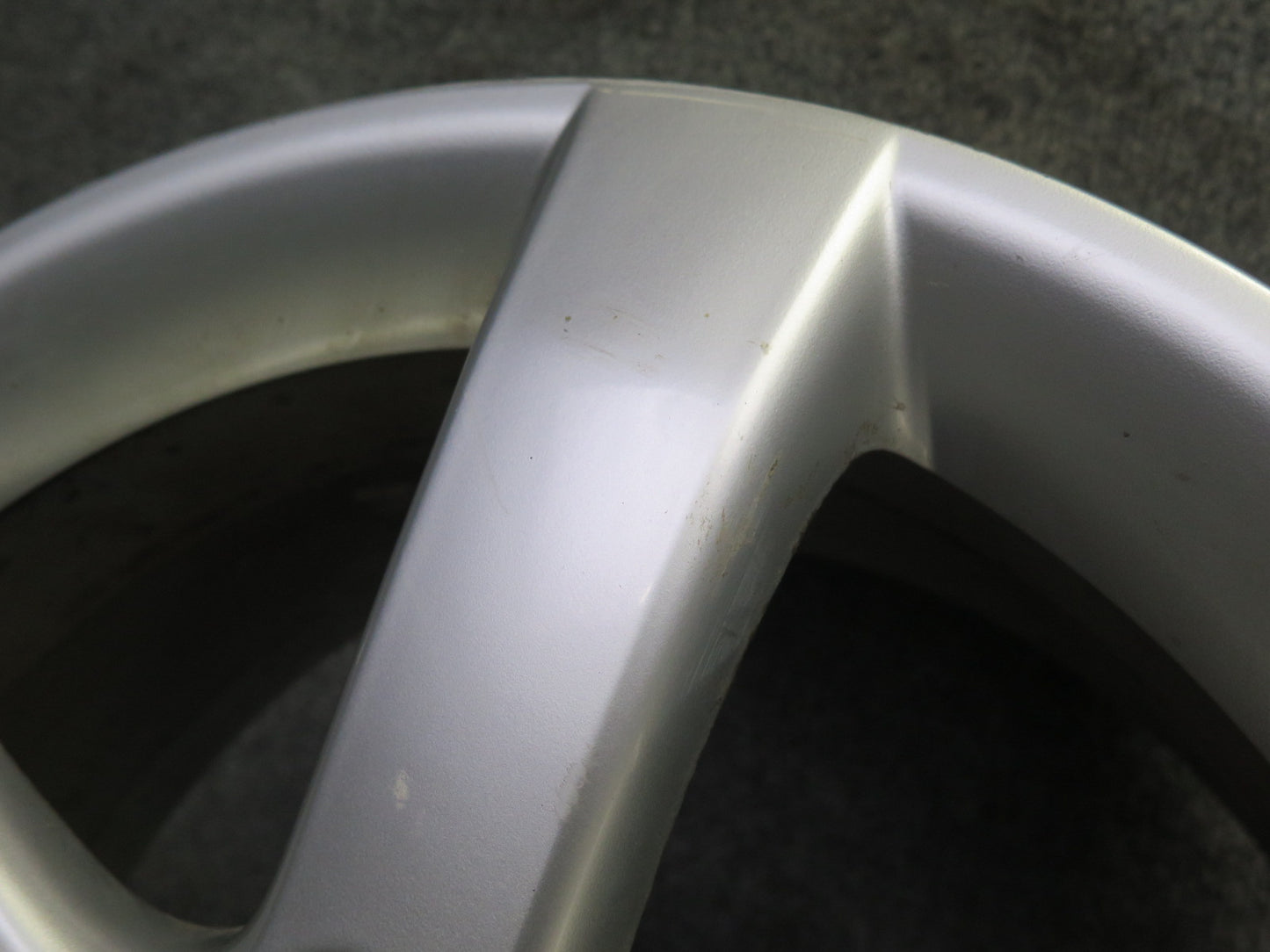 06-09 Pontiac Solstice Factory 18" R18 Alloy Wheel Rim 18x8J ET55 20K Miles OEM