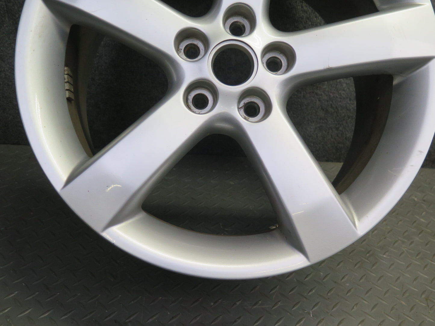 06-09 Pontiac Solstice Factory 18" R18 Alloy Wheel Rim 18x8J ET55 20K Miles OEM