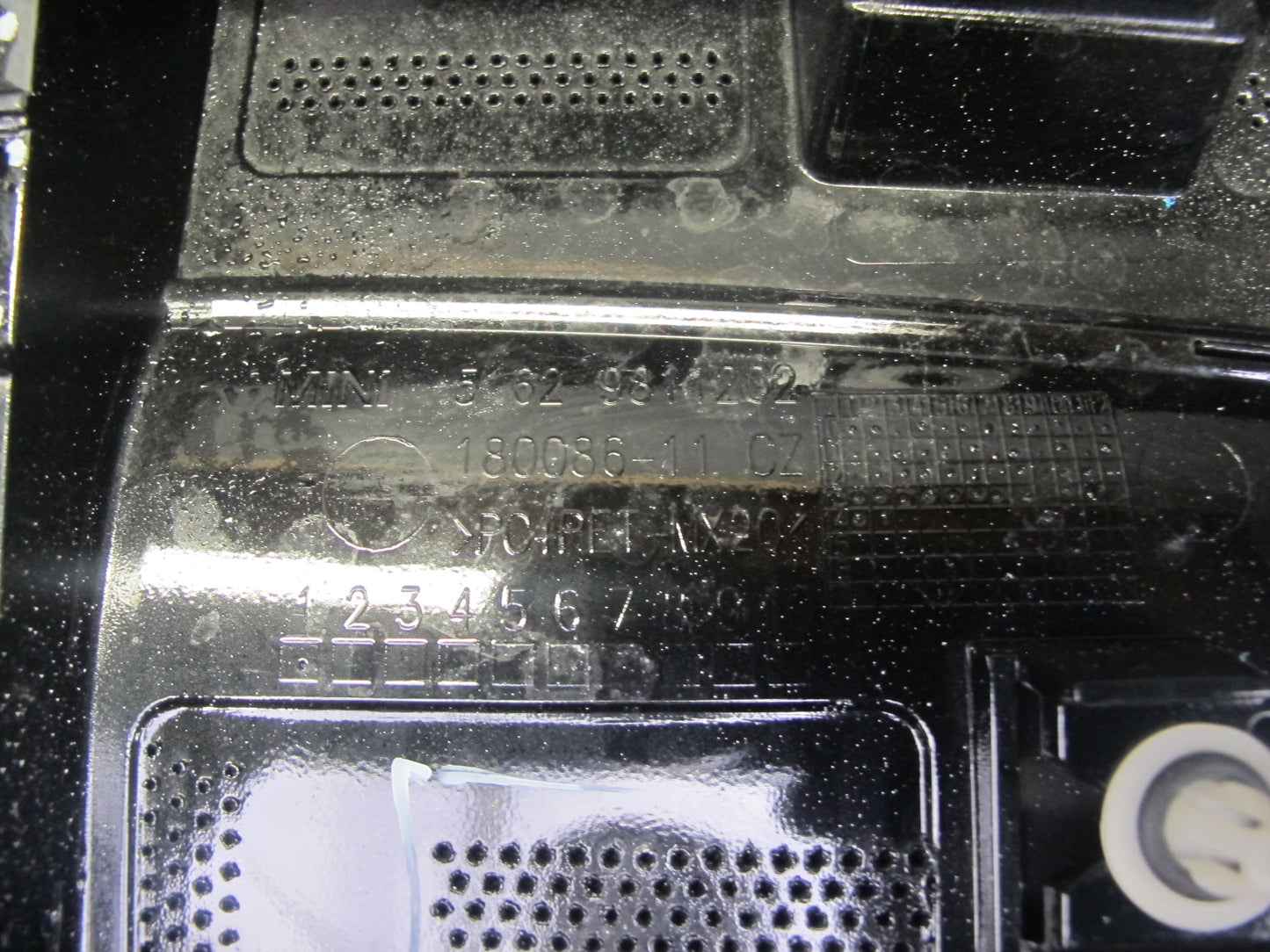 11-15 Mini Cooper S R60 Countryman Rear Trunk Boot Lid Spoiler Black 9811202 OEM