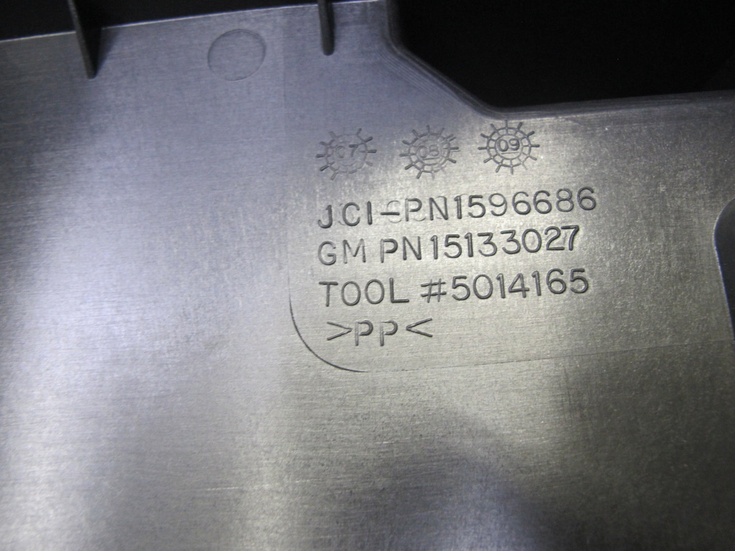 2009-2014 Cadillac Escalade Center Console Base Trim Cover Panel 15133027