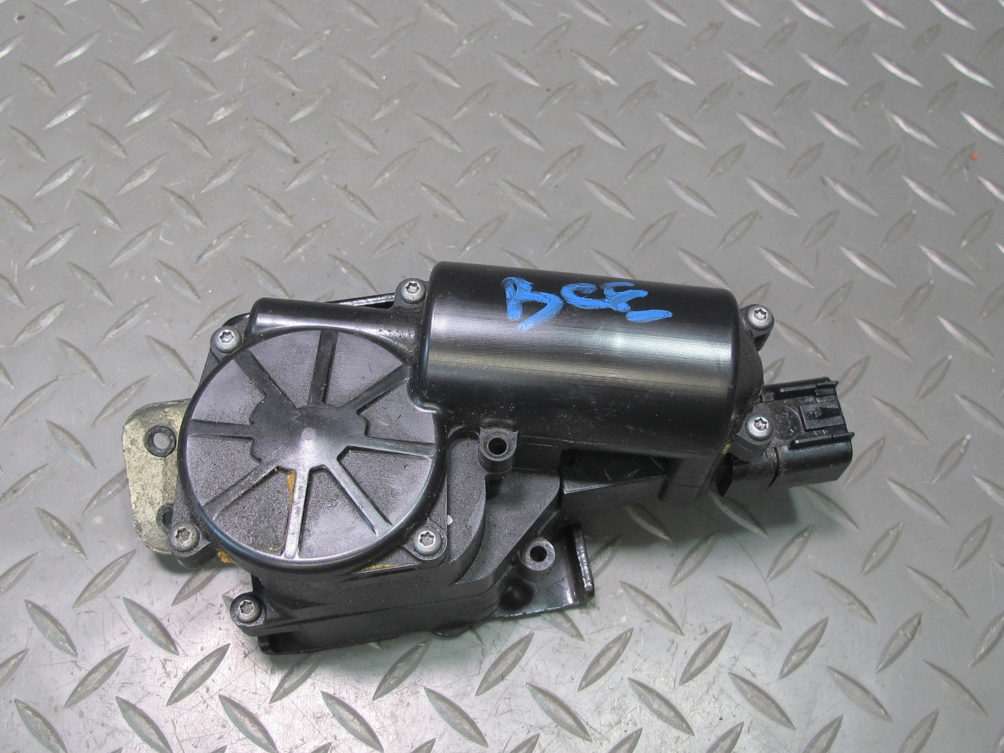 2007-2014 Cadillac Escalade Rear Trunk Tailgate Lock Latch w Actuator Motor