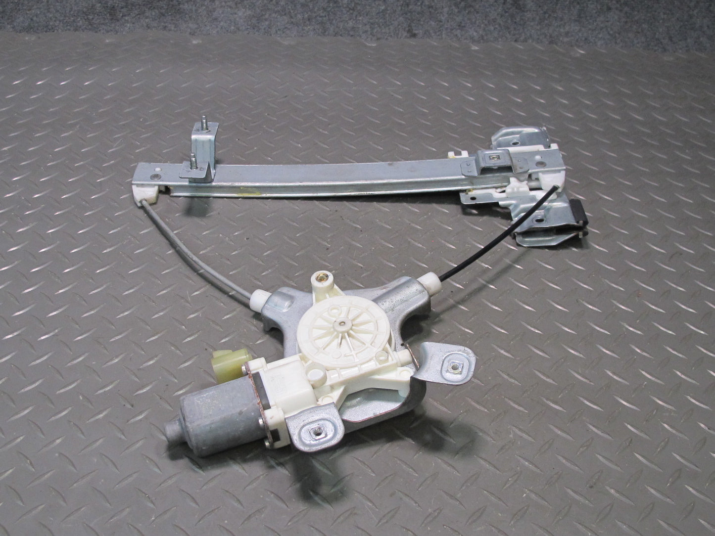 2007-2014 Cadillac Escalade Rear Left Door Window Regulator w Motor