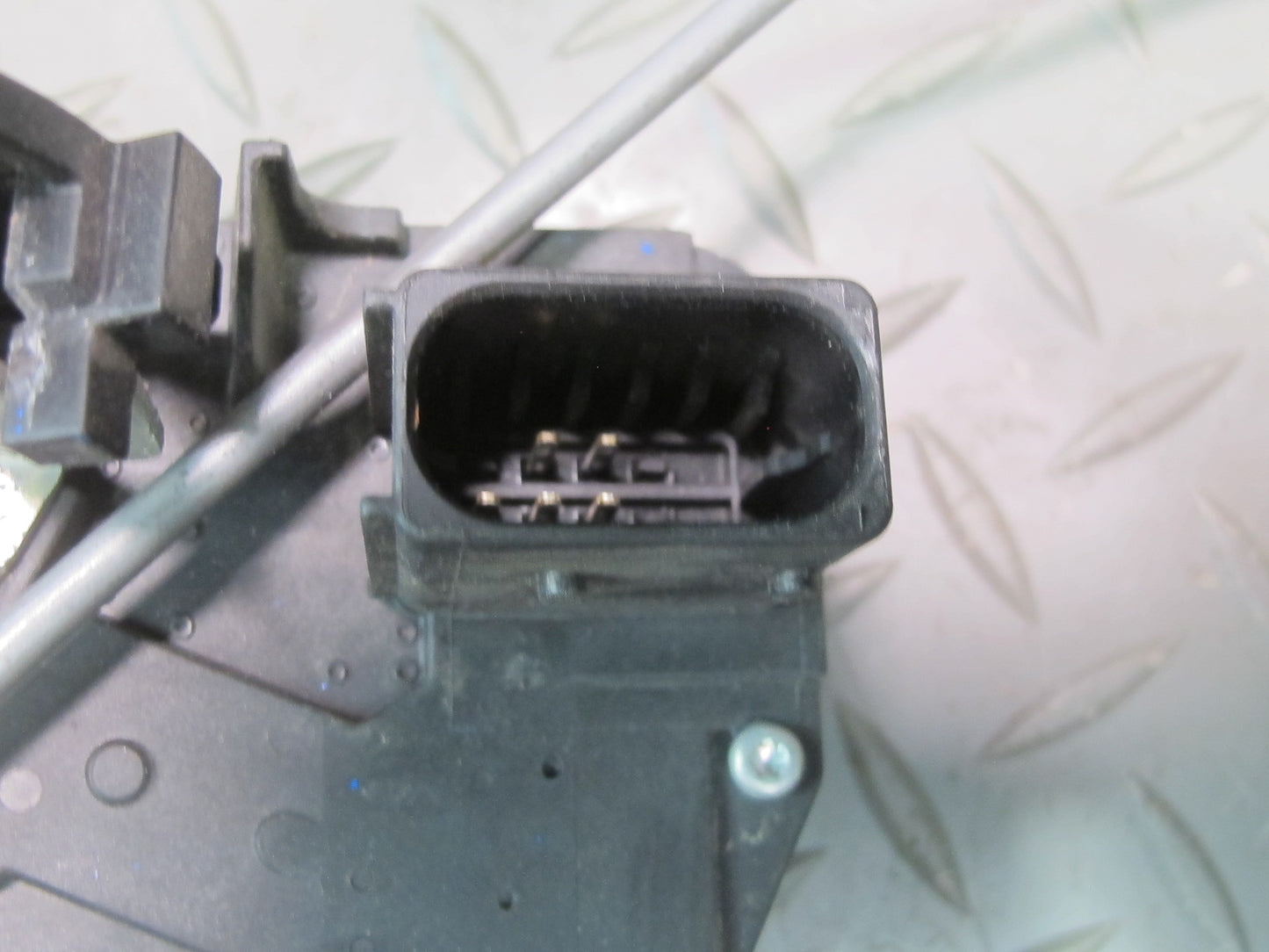 2009-2014 Cadillac Escalade Front Left Door Lock Latch Actuator