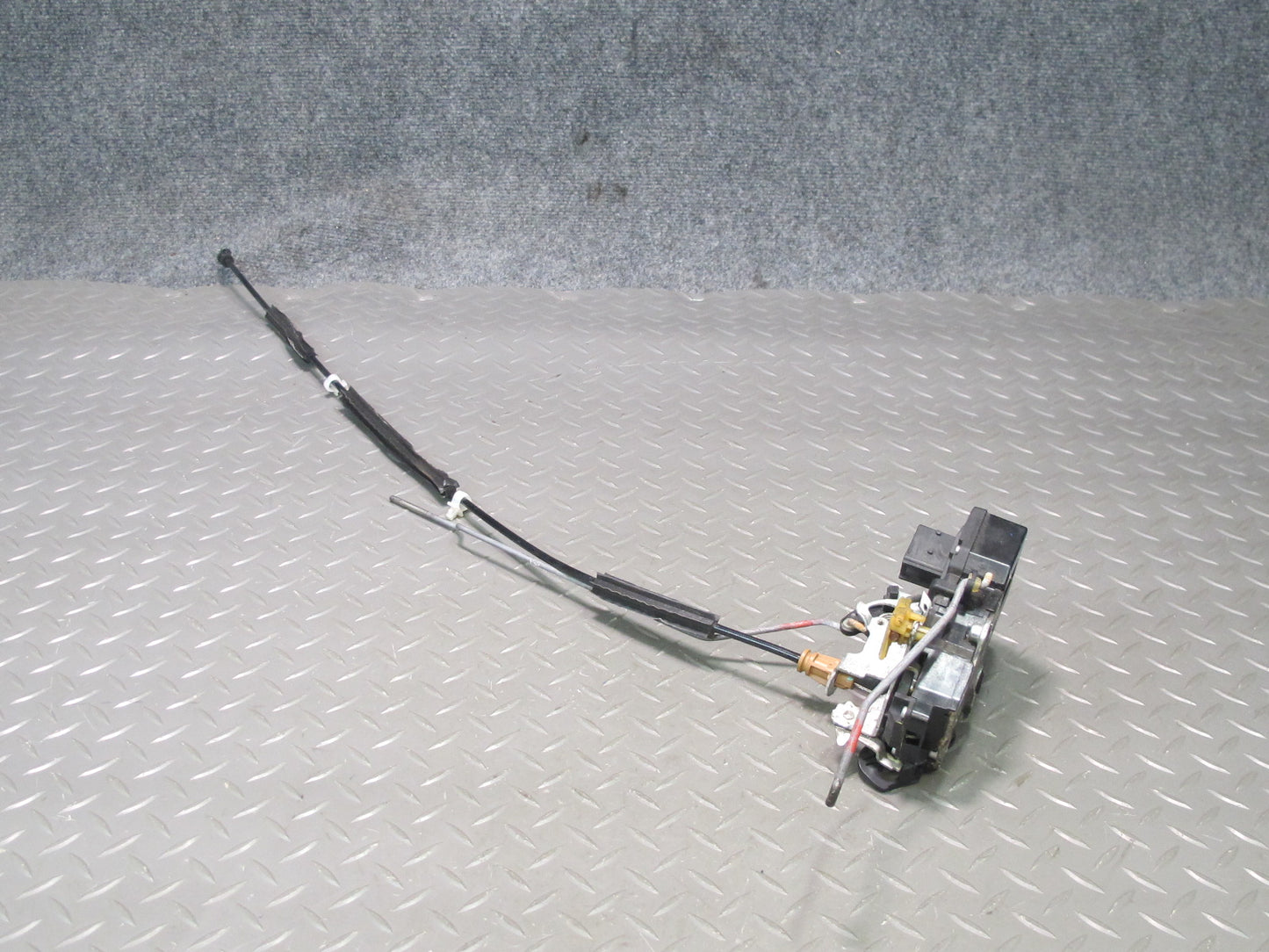 2009-2014 Cadillac Escalade Front Left Door Lock Latch Actuator