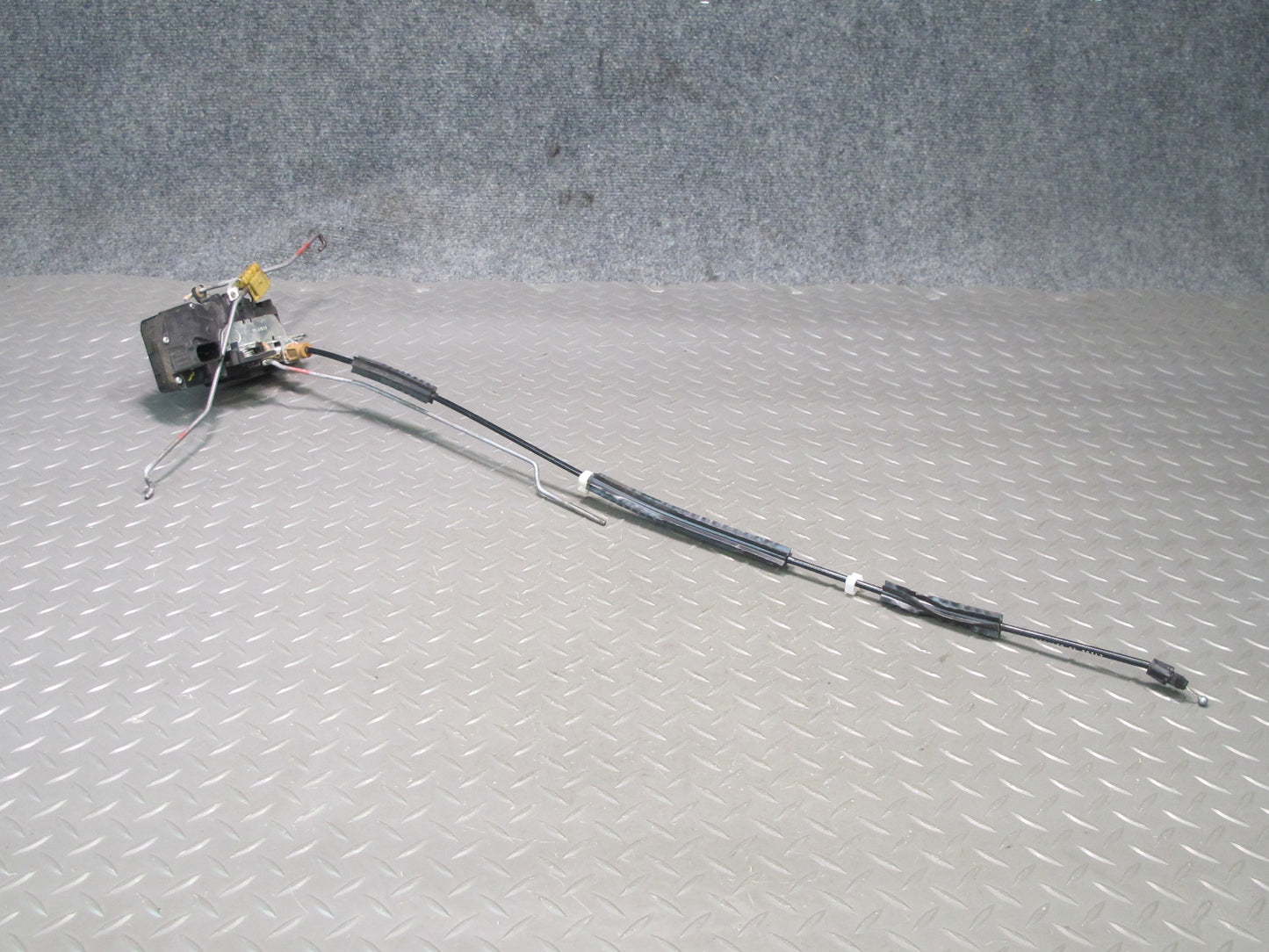 2009-2014 Cadillac Escalade Front Left Door Lock Latch Actuator