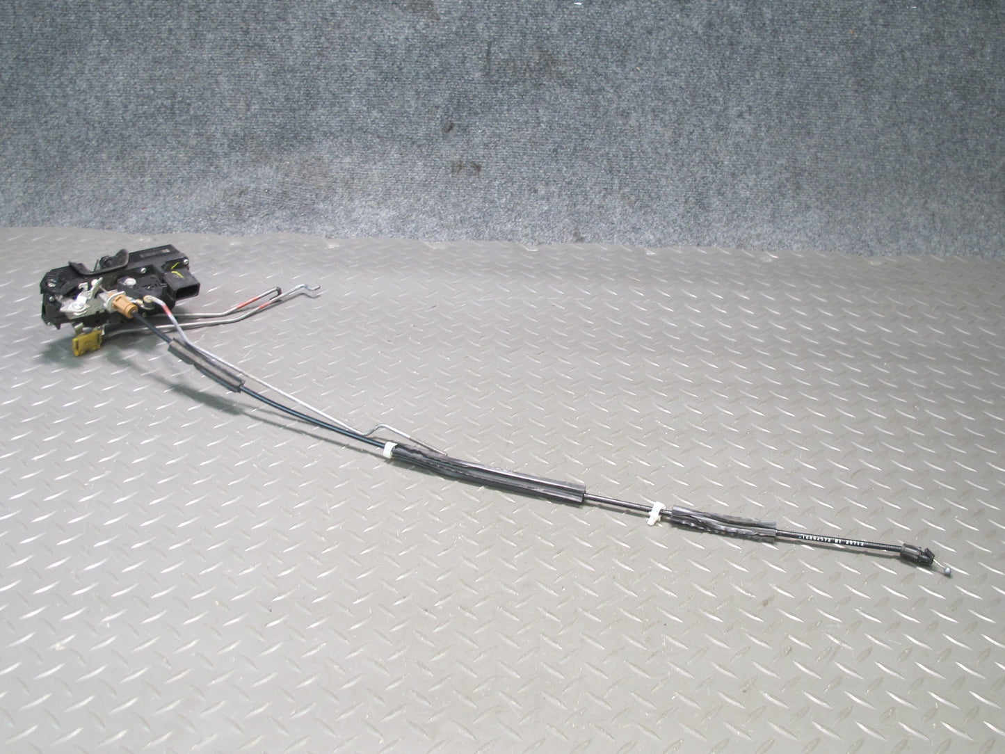 2009-2014 Cadillac Escalade Front Left Door Lock Latch Actuator