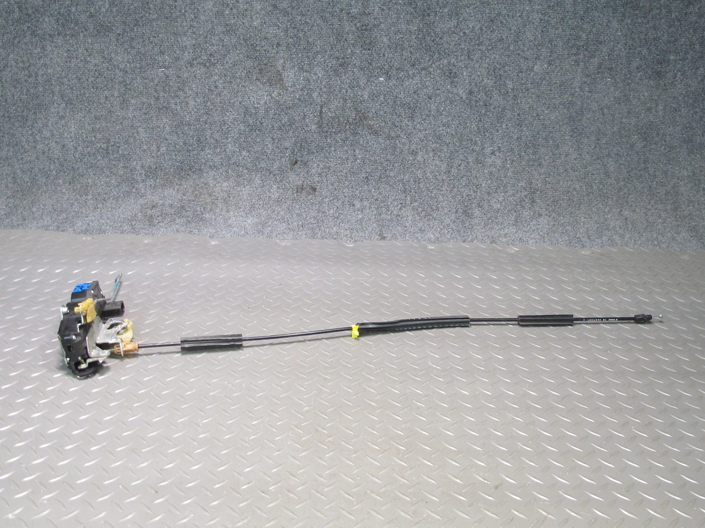 2009-2014 Cadillac Escalade Front Right Door Lock Latch Actuator