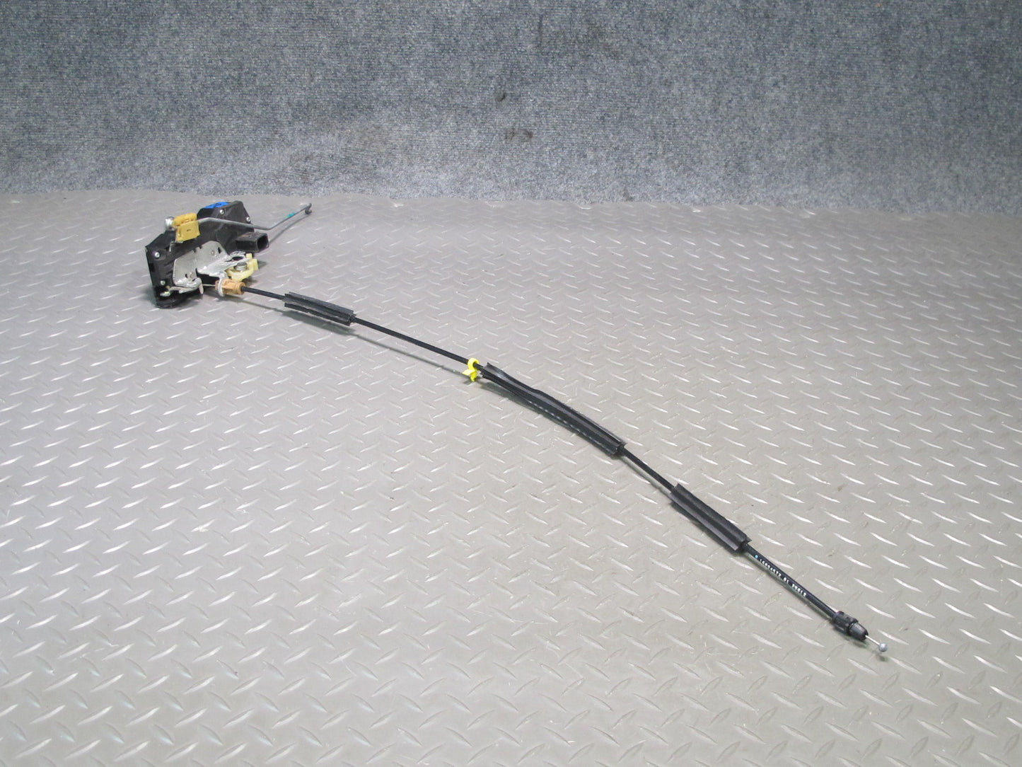 2009-2014 Cadillac Escalade Front Right Door Lock Latch Actuator